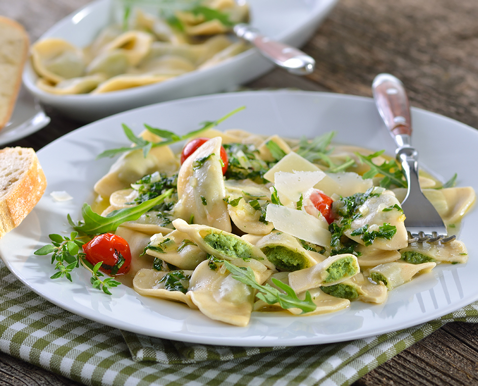 Un piatto con i mezzelune