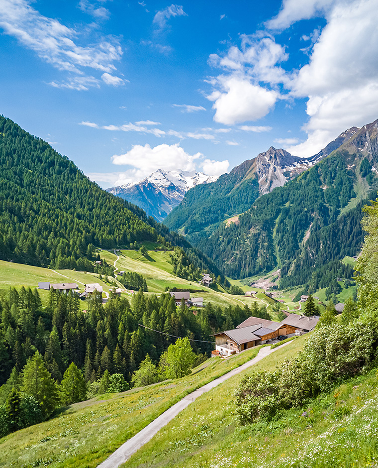 Panoramablick auf das Passeiertal bei Moos, nahe Rabenstein, Südtirol