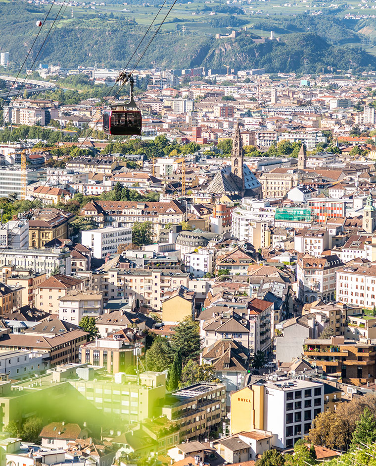 bolzano dintorni funivia renon con panorama